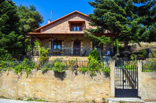 Mesaia Trikala House | Γήλοφος