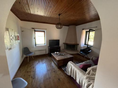Makrakomi House | Καψηcalm