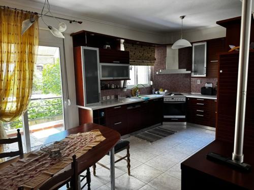 Agia Triada House | Πανέμορφη τριόροφη μεζονέτα σε οικισμό