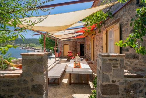 Mantamados House | Το Παλιό Αγγειοπλαστείο Τσκαλαριό