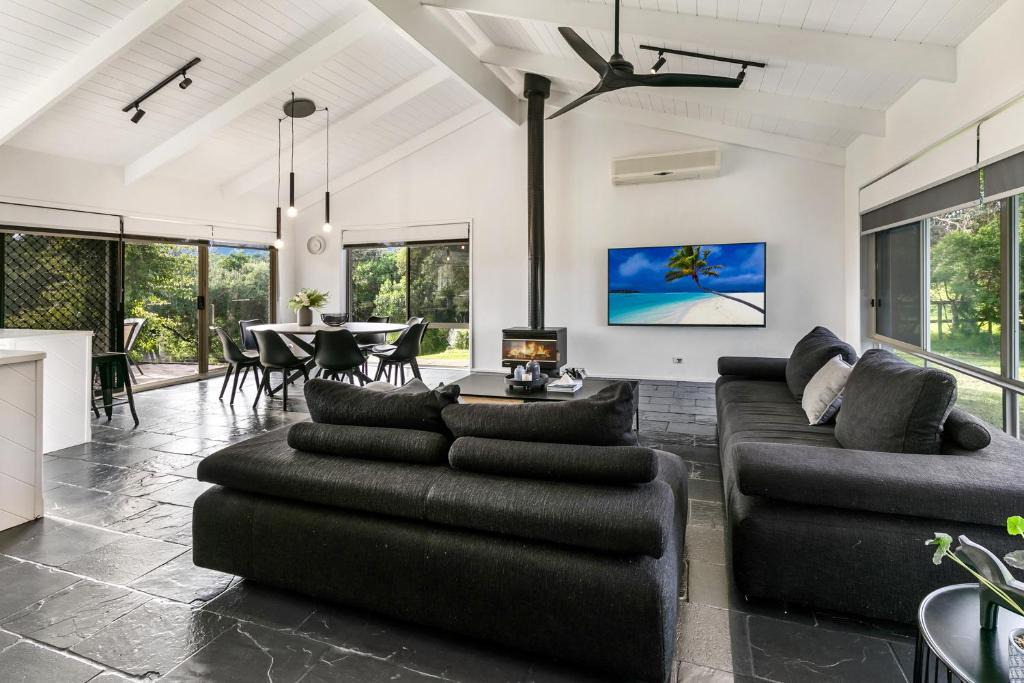 St. Andrews Beach House | 1 Oak - Rye Back Beach Accommodation