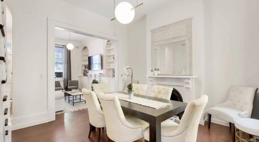 Millers Point Apartment | 100 m² Apartment ∙ 4 bedrooms ∙ 10 guests
