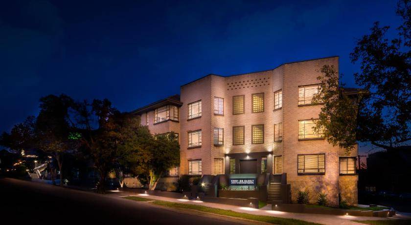 St Kilda Apartment | 100 m² Serviced apartment ∙ 3 bedrooms ∙ 6 guests