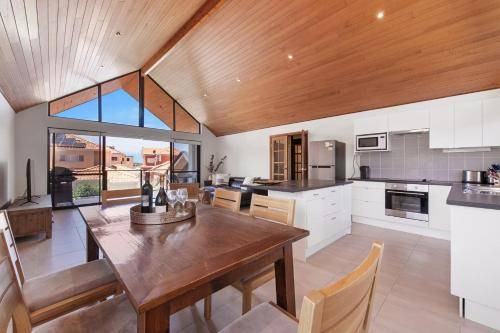 Applecross Apartment | 120 m² Apartment ∙ 3 bedrooms ∙ 6 guests