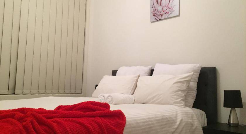 Athol Park Apartment | 120 m² Apartment ∙ 3 bedrooms ∙ 6 guests