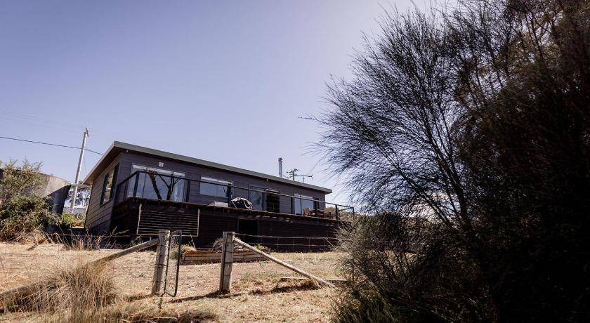 Primrose Sands House | 120 m² House ∙ 3 bedrooms ∙ 6 guests