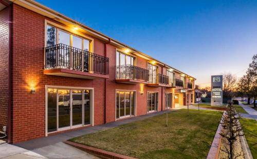 Wagga Wagga Hotel | 130 m² Motel ∙ 2 bedrooms ∙ 8 guests