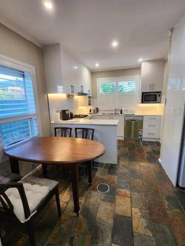 Fullarton Apartment | 150 m² Apartment ∙ 4 bedrooms ∙ 8 guests