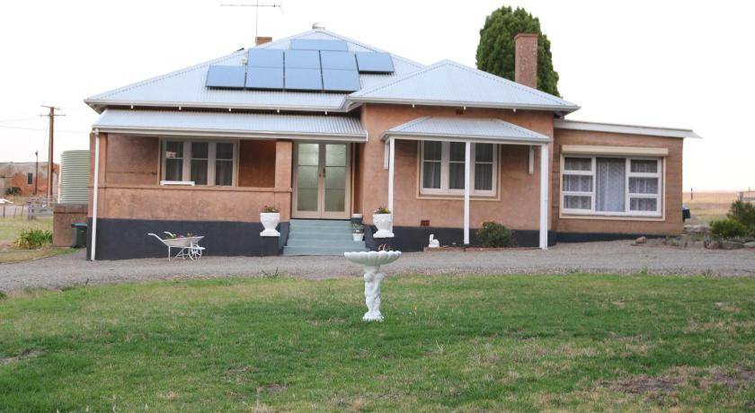 Currency Creek House | 150 m² Farmhouse ∙ 4 bedrooms ∙ 10 guests