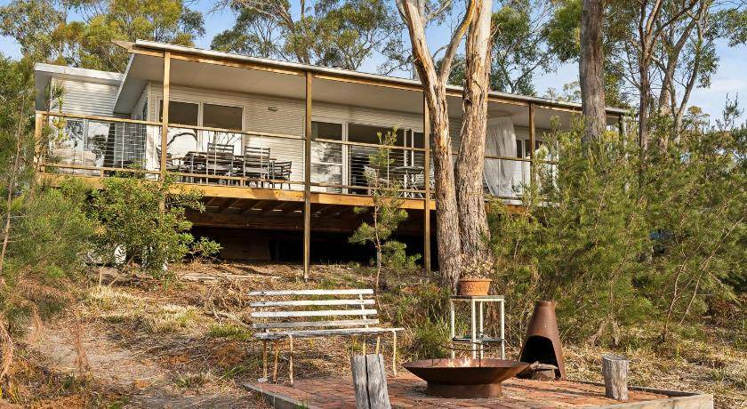 Dennes Point House | 1522 m² House ∙ 3 bedrooms ∙ 6 guests