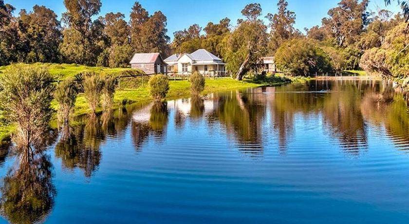 Stirling Estate House | 160 m² House ∙ 2 bedrooms ∙ 4 guests