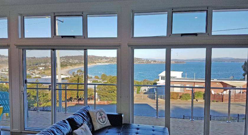 Primrose Sands House | 186 m² House ∙ 4 bedrooms ∙ 11 guests
