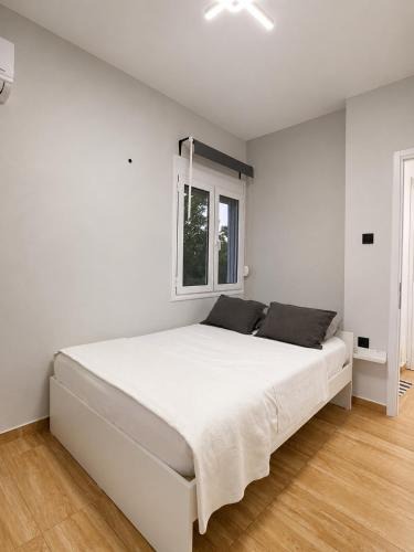 Patras House | 1940Patras Quiet Studio with Free Parking
