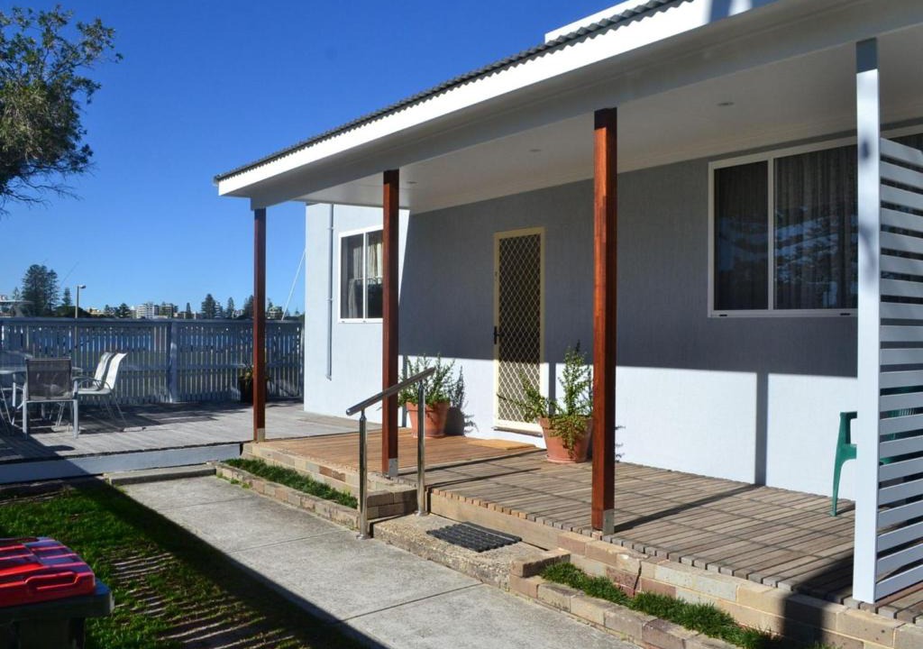 Tuncurry House | 2 Rockpool Road