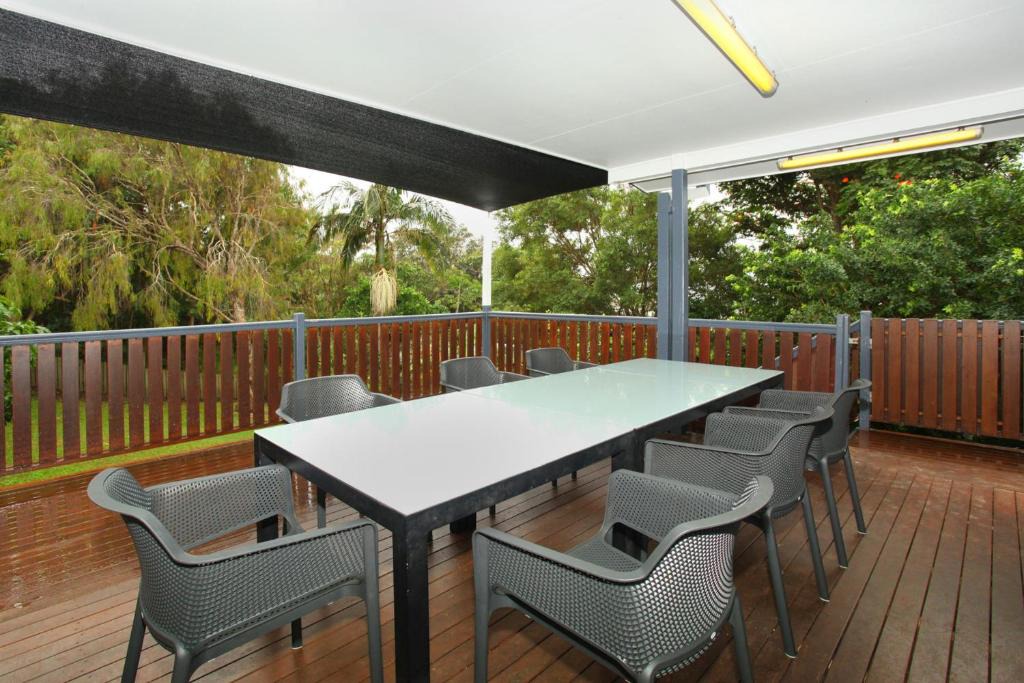 Coolum Beach House | 20 Scrub Road, Coolum Beach - Pet Friendly, Linen included