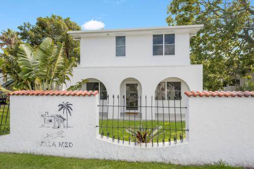 Crescent Head Hotel | 200 m² Motel ∙ 4 bedrooms ∙ 9 guests