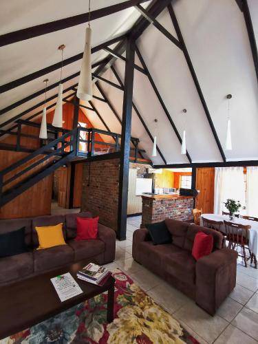 Pokolbin Ski Chalet | 221 m² Chalet ∙ 3 bedrooms ∙ 9 guests