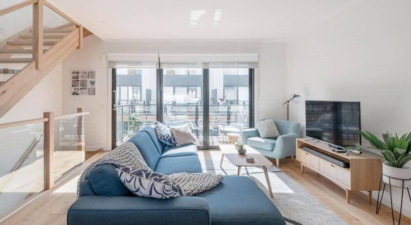 Port Melbourne House | 240 m² House ∙ 3 bedrooms ∙ 8 guests