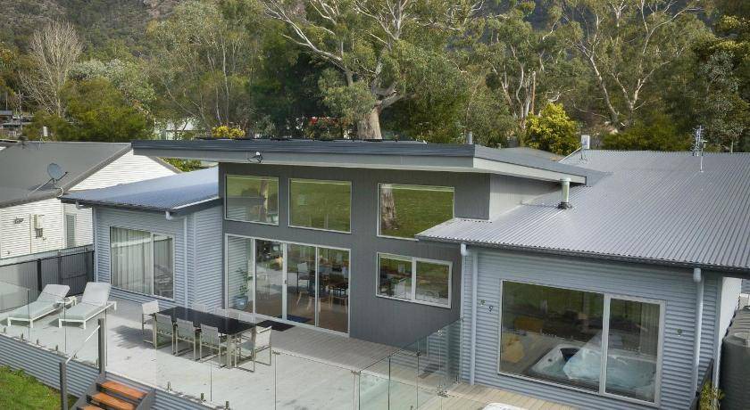 Halls Gap House | 250 m² House ∙ 4 bedrooms ∙ 10 guests