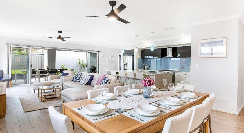 Callala Beach House | 276 m² House ∙ 5 bedrooms ∙ 10 guests