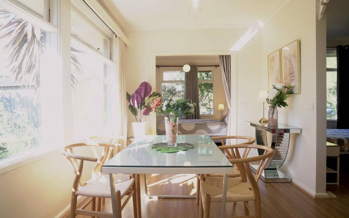 Ferntree Gully Apartment | 280 m² Apartment ∙ 4 bedrooms ∙ 9 guests