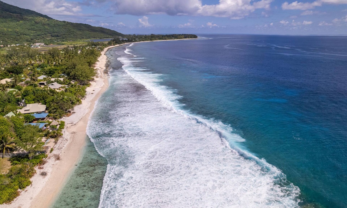 Temae House | 3 beachfront bungalows, for 18 pax max, with pool and lagoon access