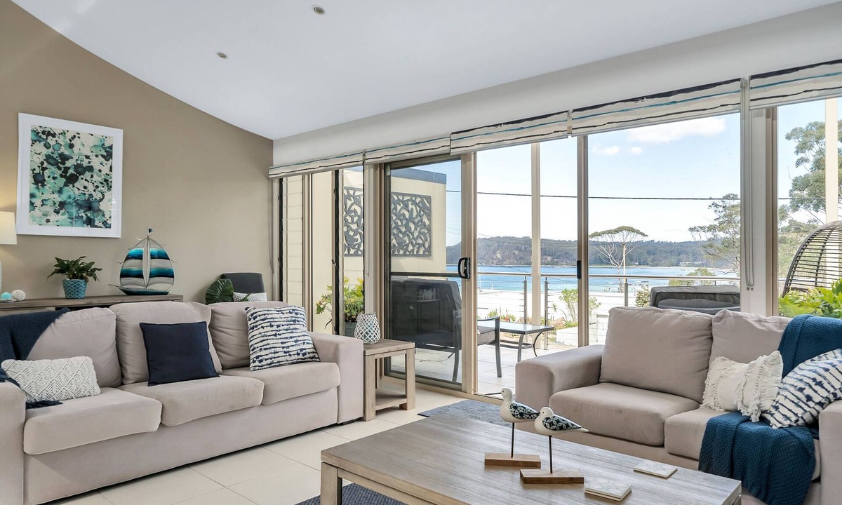 Denhams Beach House | 3-Bed with Beach Views and Entertainment Area