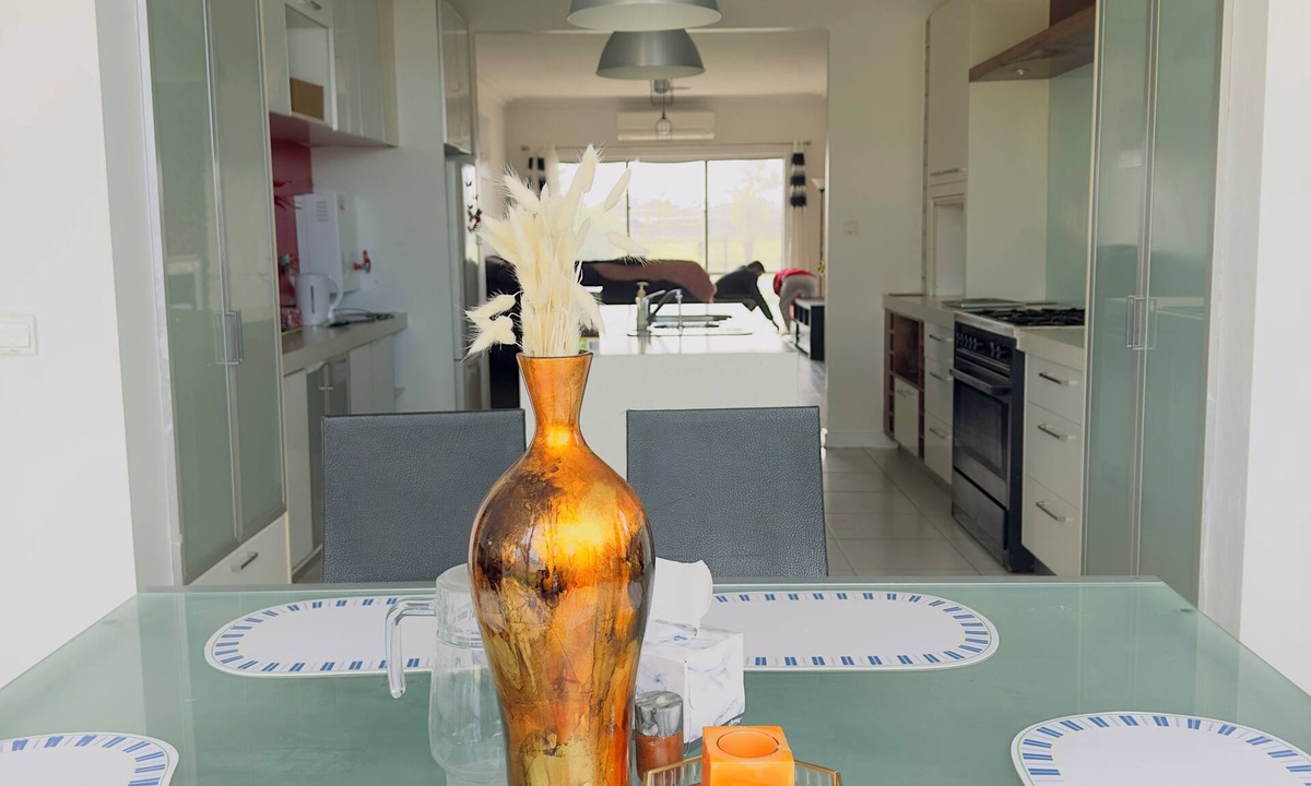 Werribee Villa | 3 Bedroom cozy villa in Werribee near Werribee CBD and other amenities
