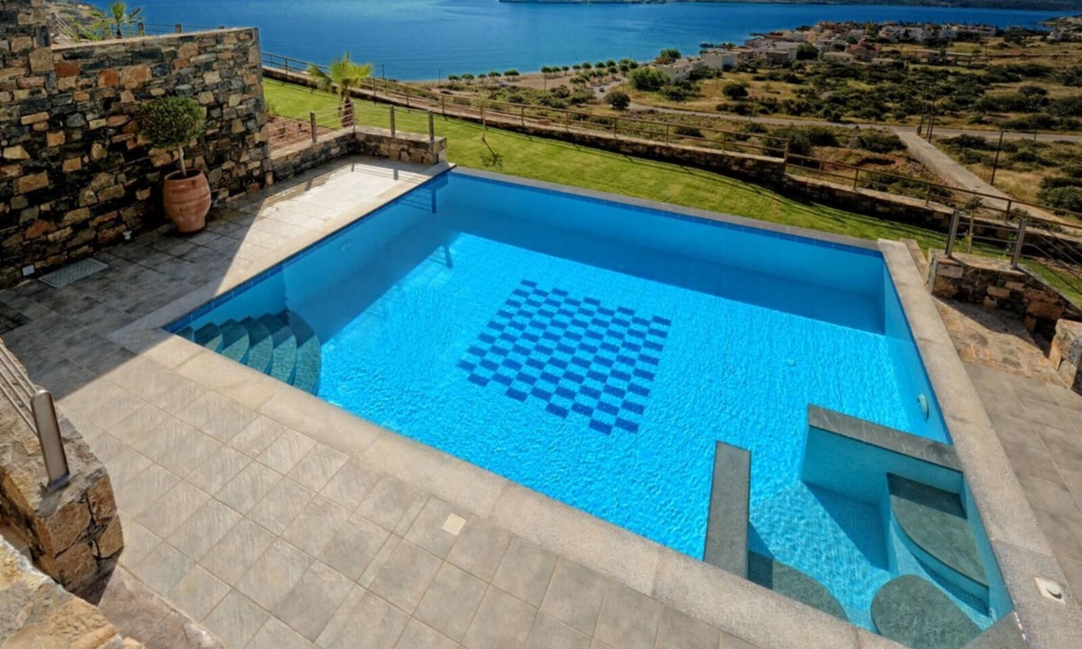 Elounda Villa | 3 bedroom Villa very close to the beach