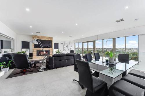 Mount Gambier Apartment | 300 m² Apartment ∙ 3 bedrooms ∙ 8 guests