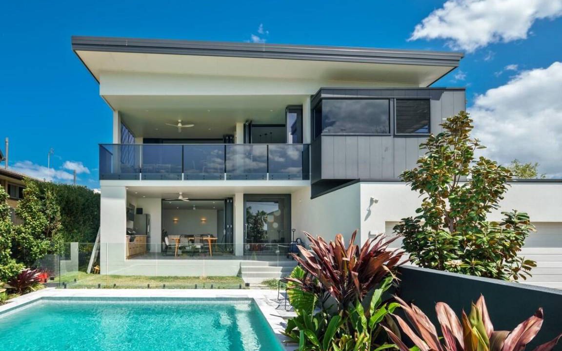 Moffat Beach House | 300 m² House ∙ 4 bedrooms ∙ 8 guests