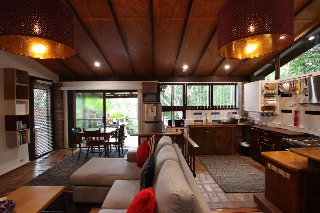 Montville House | 305A - The Artist's Cottage