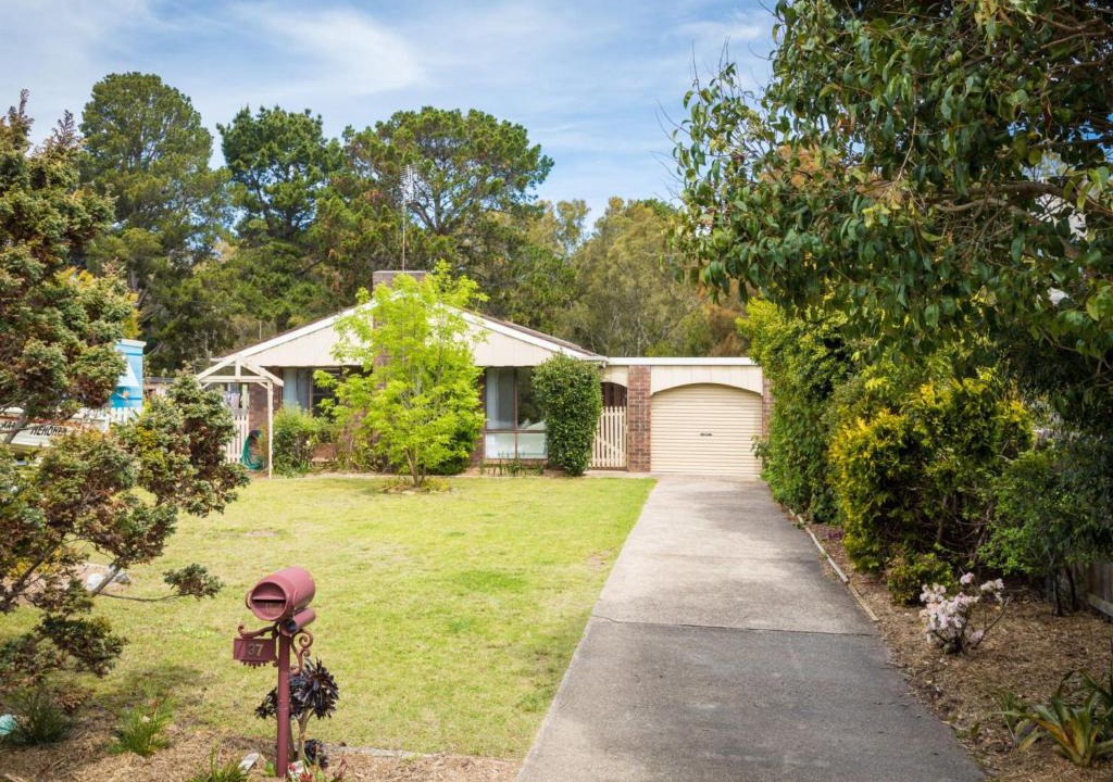 Dalmeny House | 37 Mort Avenue