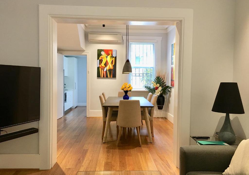 Pyrmont House | 3BR Terrace House in Darling Habour, next to ICC and The Star, Sydney CBD, Free parking