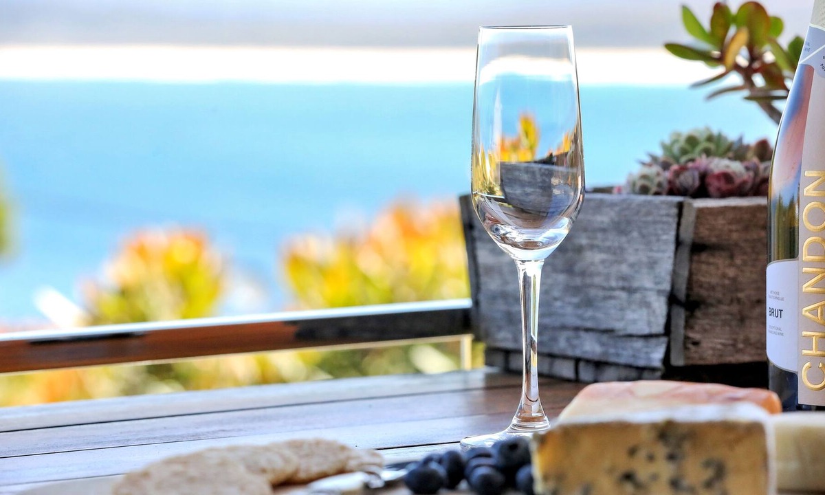 Merimbula Apartment | 4 Points of View 1 bedroom apartment - 5+ nights
