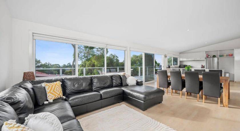 Jan Juc House | 467 m² House ∙ 3 bedrooms ∙ 8 guests