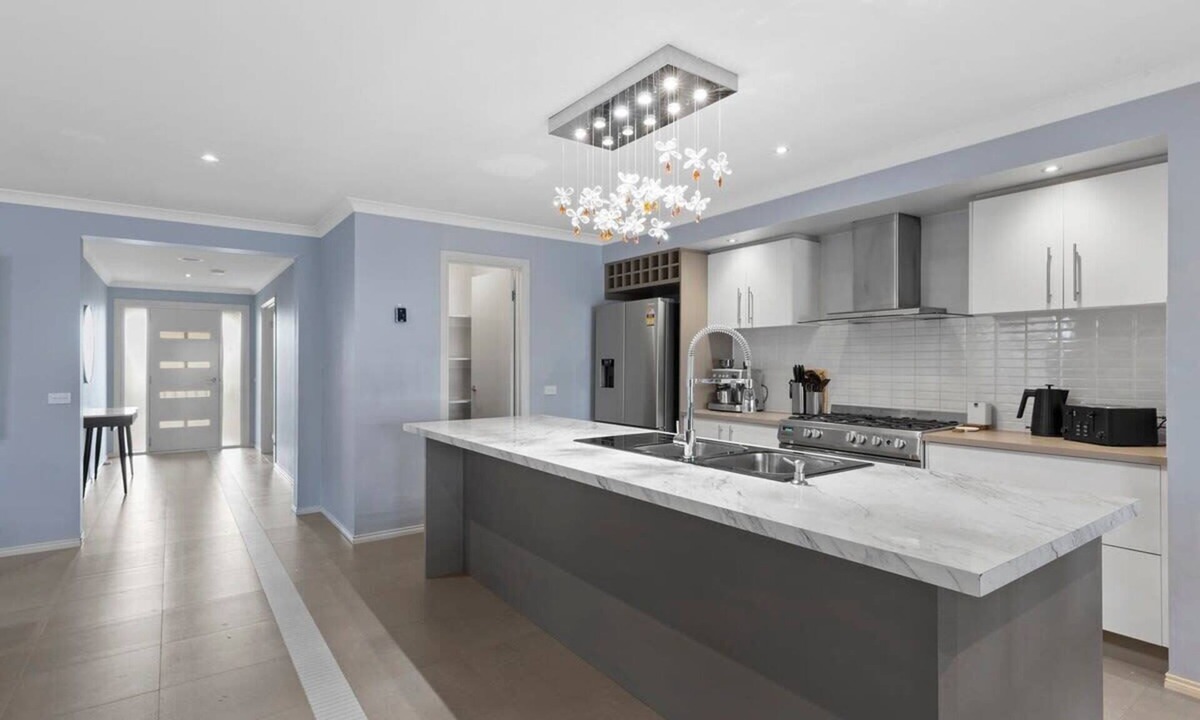 Tarneit House | 4BR designed house inTarneit