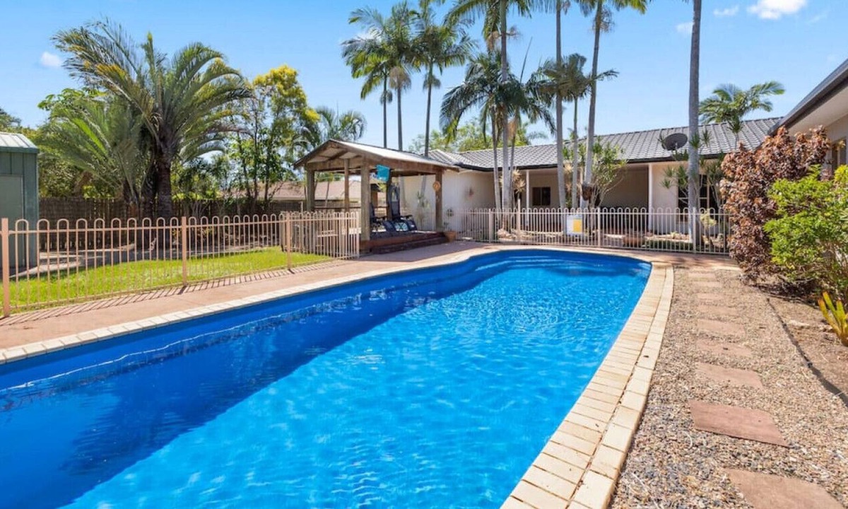 Kawungan House | 5 bedrooms with a pool