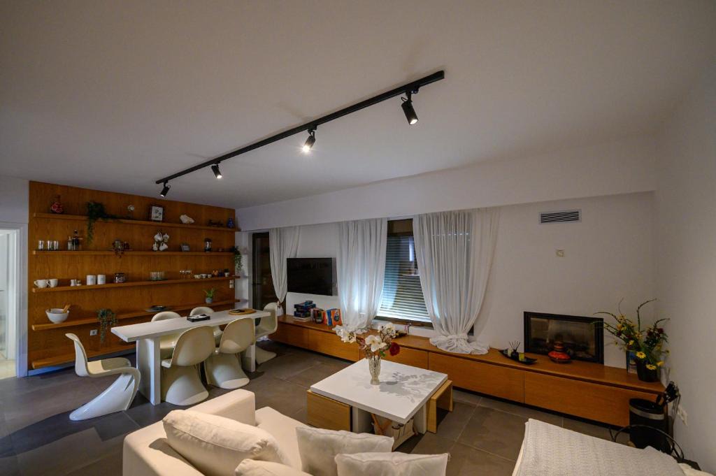 Aipeia House | 5 meters from the beach