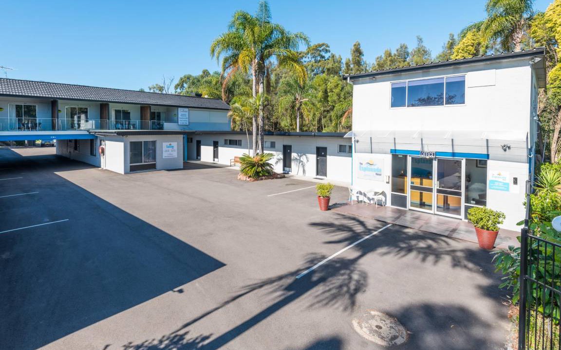 Warners Bay Hotel | 56 m² Motel ∙ 3 bedrooms ∙ 10 guests