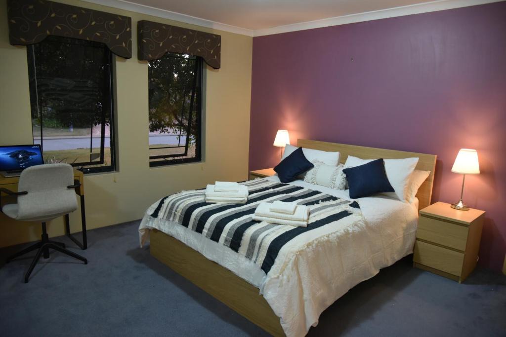 Halls Head House | 6 Halls Head Heaven For 8 Close To Beach