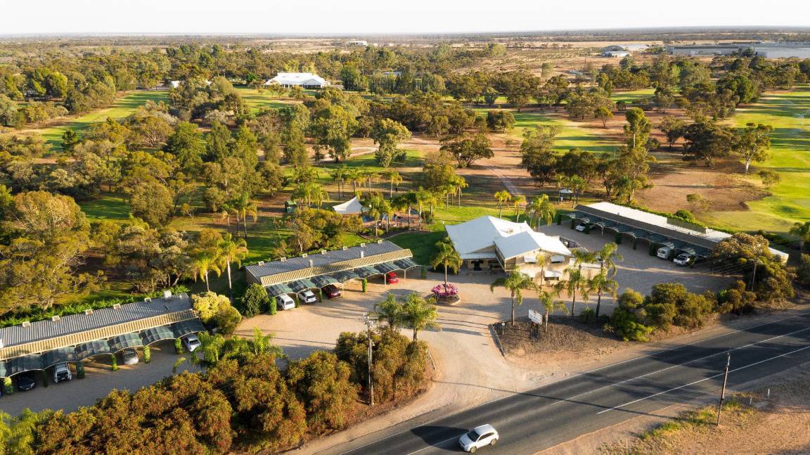 Berri Hotel | 60 m² Motel ∙ 3 bedrooms ∙ 6 guests