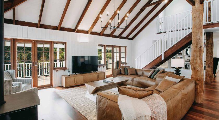 Peerabeelup House | 600 m² Farmhouse ∙ 5 bedrooms ∙ 19 guests