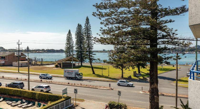 Tuncurry Apartment | 80 m² Apartment ∙ 2 bedrooms ∙ 4 guests