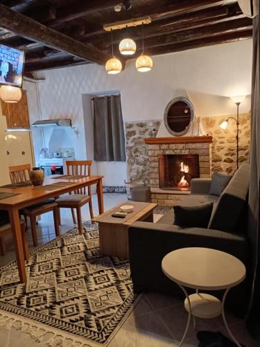 Galaxidi House | Aπανεμα Ανδ συγγρου 34