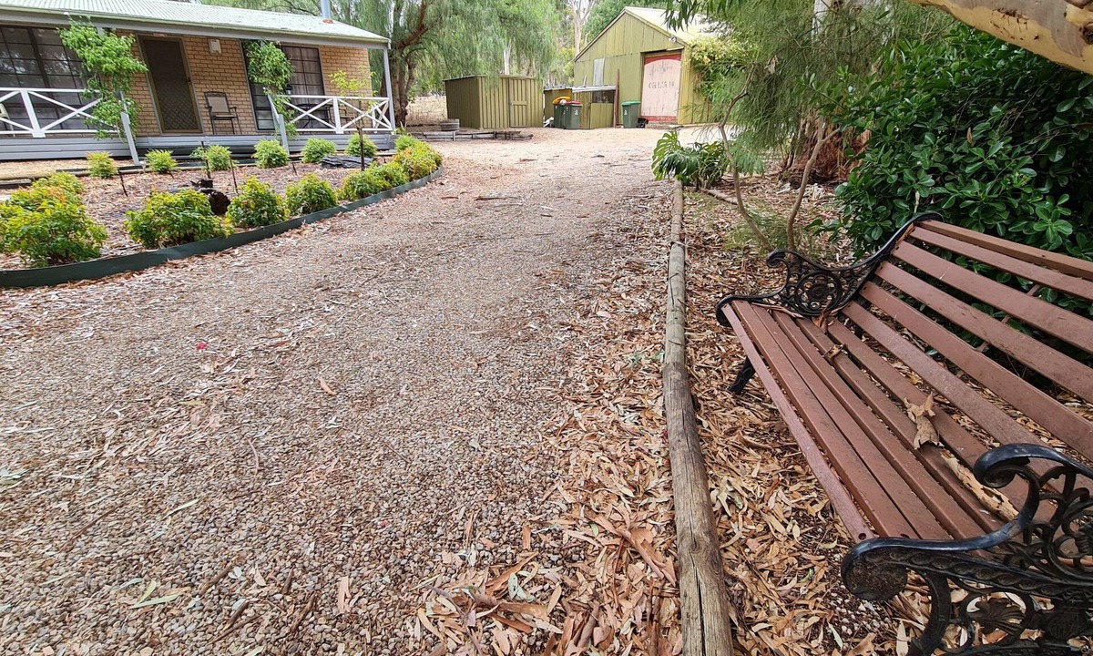 Lyndoch Bed & Breakfast | A cottage with everything you need - Sleeps up to 4 - Pet Friendly