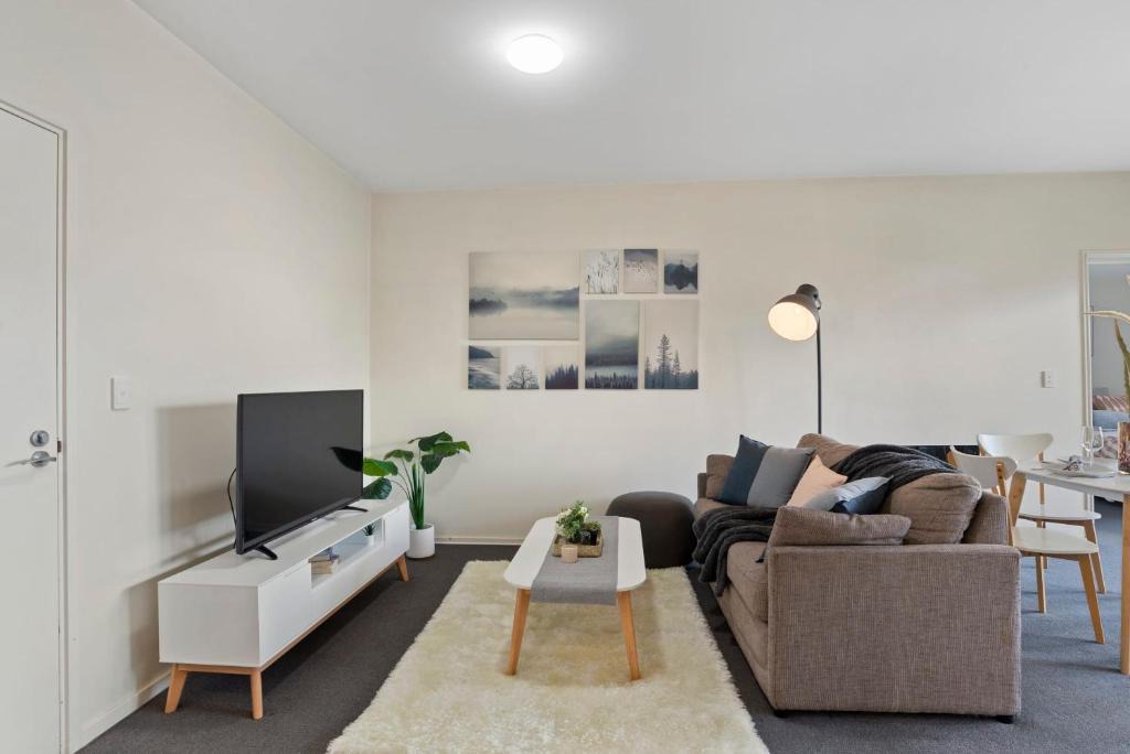 Kensington Apartment | A Cozy & Comfy 2BR Apt Near Flemington Races