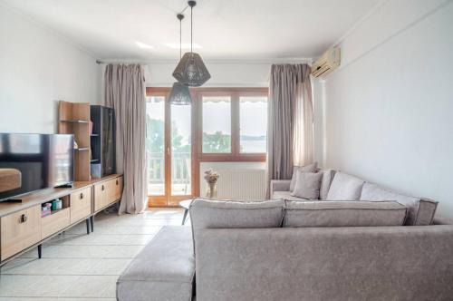Ouranoupoli Apartment | A Fringe Of Blue