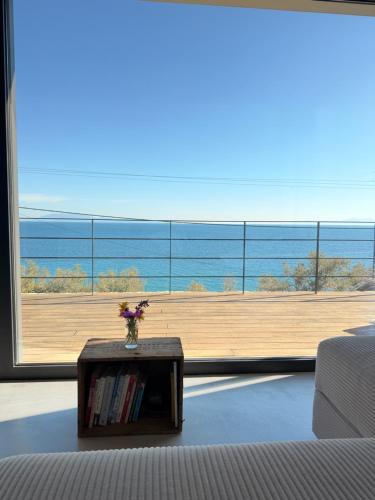 Plomari Apartment | A House with A View