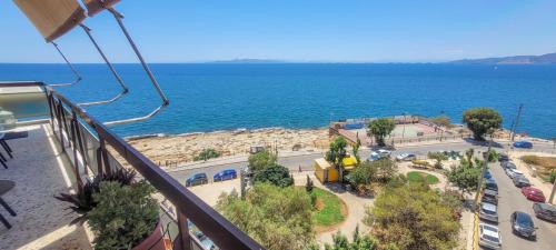 Peiraiki Apartment | Above the Sea